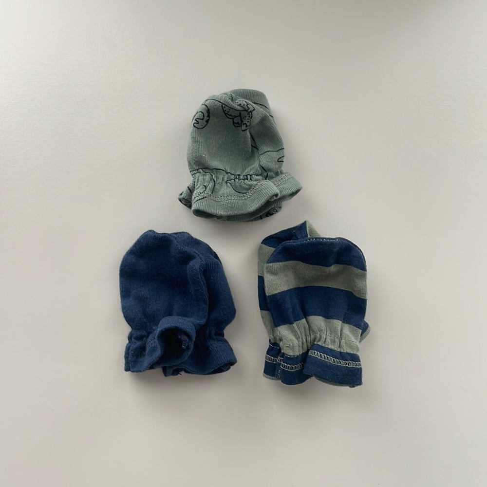 Newborn mittens
